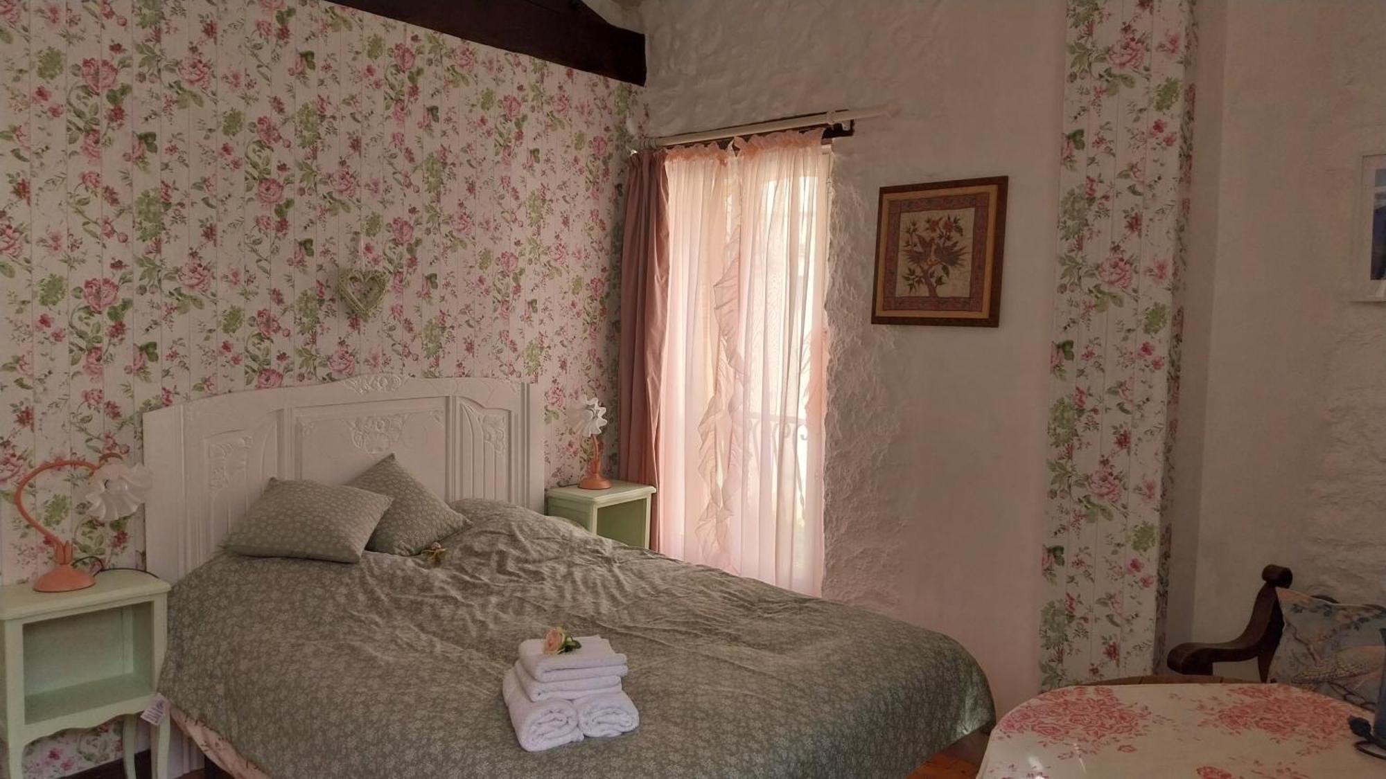 Bed and Breakfast L'Envolee Belvianes-et-Cavirac Экстерьер фото