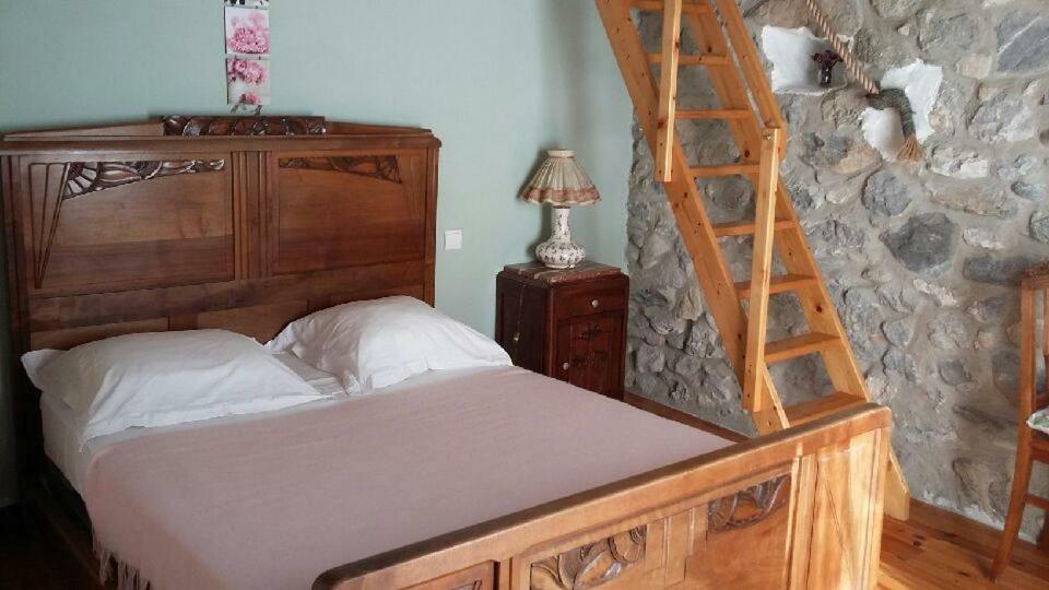 Bed and Breakfast L'Envolee Belvianes-et-Cavirac Экстерьер фото